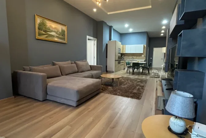 jepet me qera apartament 1+1 Kati 2, 90 m² 600 € (Rruga Peti)