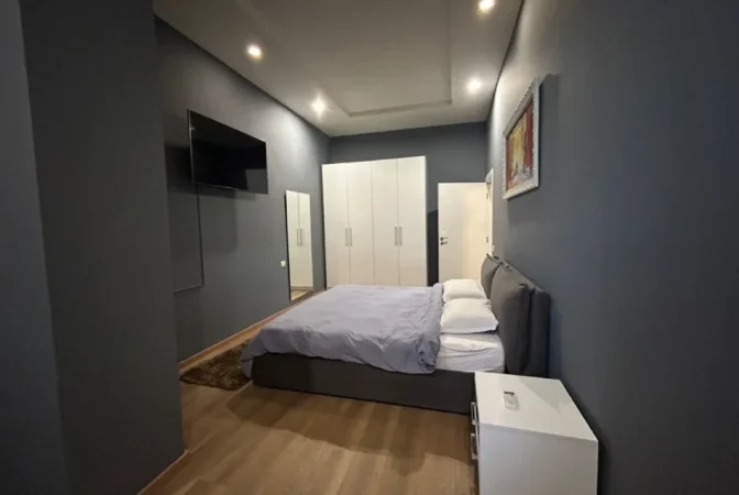 jepet me qera apartament 1+1 Kati 2, 90 m² 600 € (Rruga Peti)