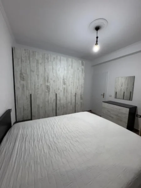 Tirane, jepet me qera apartament 1+1 Kati 2, 64 m² 400 € (Fresk prane Pasticeri Melisa)