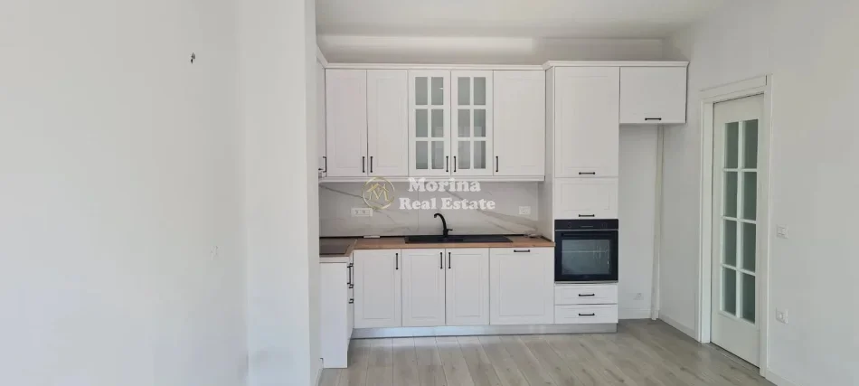 Tirane, jepet me qera apartament 1+1 Kati 7, 64 m² 500 € (Porcelan)