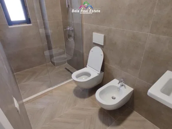 Tirane, jepet me qera apartament 2+1 Kati 6, 110 m² 1.000 € (Porcelan)