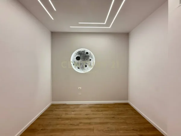 Tirane, shitet apartament 2+1 Kati 2, 76 m² 125.000 € (Astir)