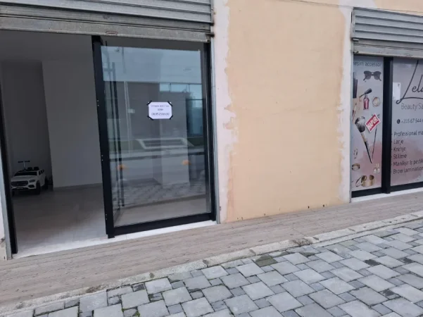 Tirane, jepet me qera dyqan , 1 m² 170 € (Astir)