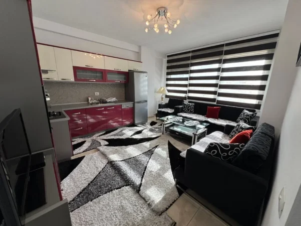 Tirane, jepet me qera apartament 1+1 Kati 2, 100 m² 600 € (Zoja e Keshillit te Mire)