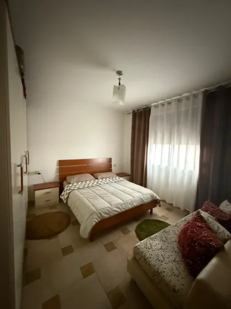 Tirane, jepet me qera apartament 1+1 Kati 8, 76 m²