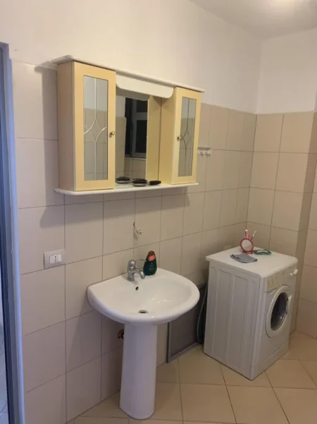 Durres, shitet apartament 1+1+Ballkon Kati 4, 75 m² 