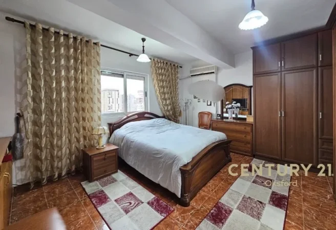 Tirane, shitet apartament 2+1 Kati 5, 158.000 € 