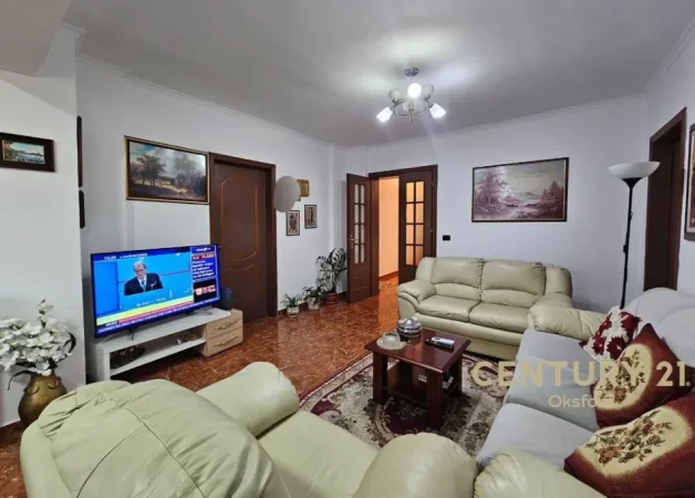 Tirane, shitet apartament 2+1 Kati 5, 158.000 € 
