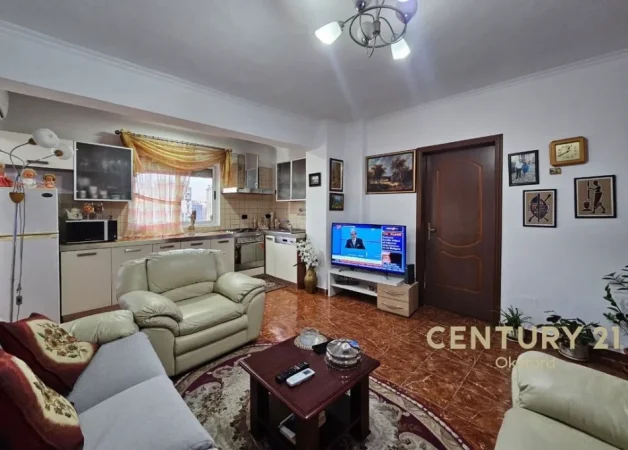 Tirane, shitet apartament 2+1 Kati 5, 158.000 € 