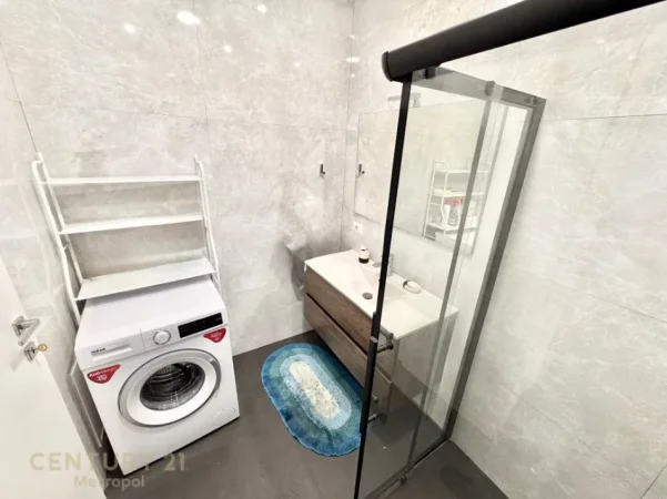 Tirane, jepet me qera apartament 1+1 Kati 7, 65 m² 900 € (Stadiumi Dinamo)