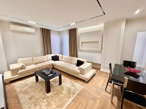 Tirane, jepet me qera apartament 2+1 Kati 5, 99 m² 1.150 € (Pazari i ri)