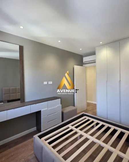 Tirane, shitet apartament 1+1+Ballkon Kati 3, 57 m² 163.000 € (Rruga Mine Peza)