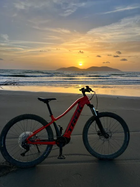 Vlore, shes Trek E-MTB powerfly 4 gen 4