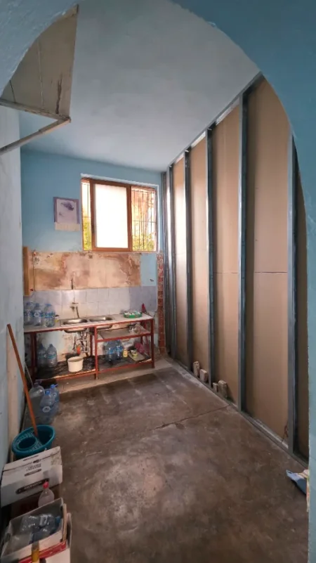 Lushnje, shitet ambjent biznesi Kati 0, 40 m² 135.000 € (qender qytetit)