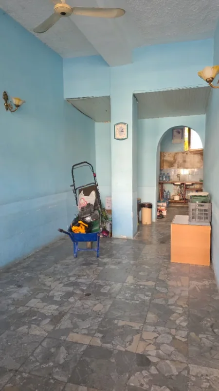 Lushnje, shitet ambjent biznesi Kati 0, 40 m² 135.000 € (qender qytetit)