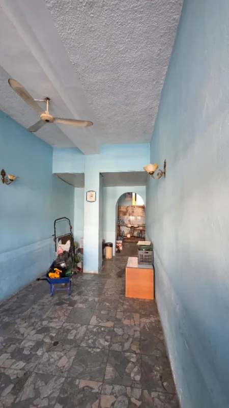 Lushnje, shitet ambjent biznesi Kati 0, 40 m² 135.000 € (qender qytetit)