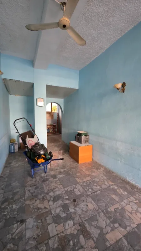 Lushnje, shitet ambjent biznesi Kati 0, 40 m² 135.000 € (qender qytetit)