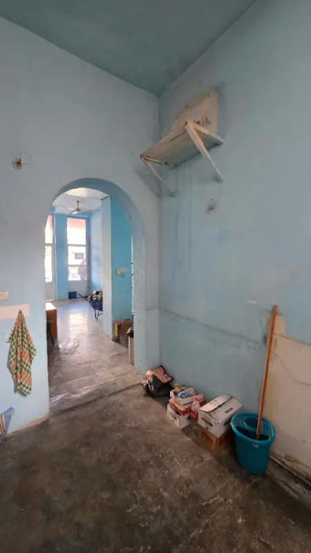 Lushnje, shitet ambjent biznesi Kati 0, 40 m² 135.000 € (qender qytetit)