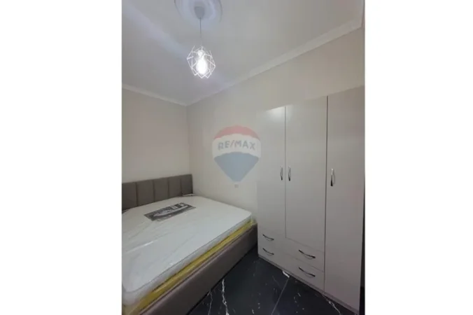 Tirane, jepet me qera apartament 1+1 Kati 2, 35 m² 350 € (Tirana Golden Park)