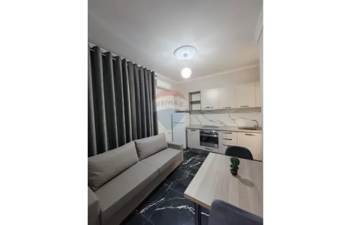 Tirane, jepet me qera apartament 1+1 Kati 2, 35 m² 350 € (Tirana Golden Park)