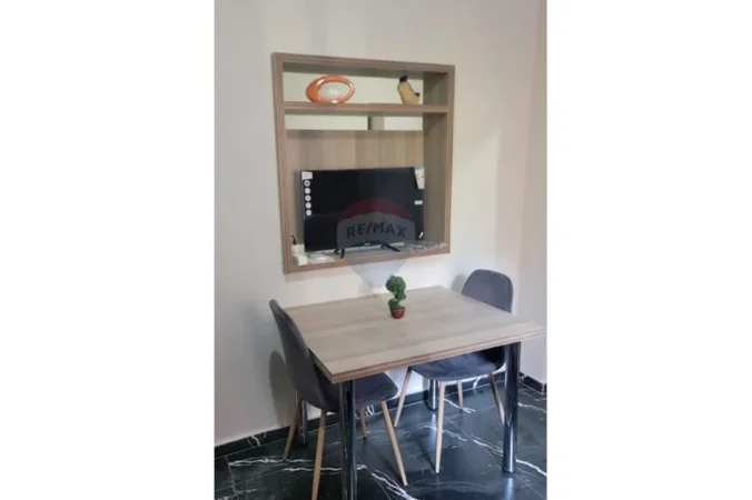 Tirane, jepet me qera apartament 1+1 Kati 2, 35 m² 350 € (Tirana Golden Park)