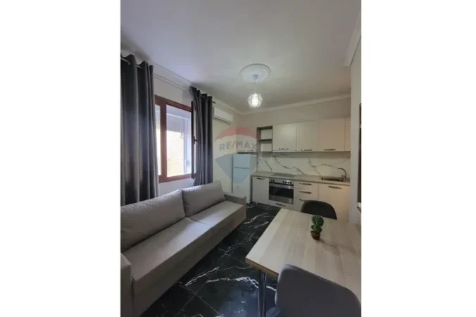 Tirane, jepet me qera apartament 1+1 Kati 2, 35 m² 350 € (Tirana Golden Park)