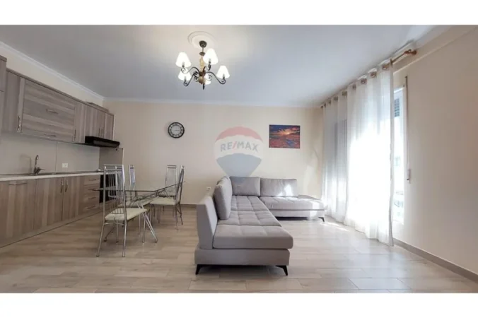 Tirane, jepet me qera apartament 1+1 , 70 m² 550 € (Qsut)