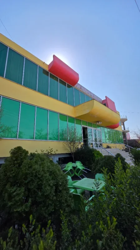 Lushnje, shitet ambjent biznesi , 1.200 m² 870.000 €