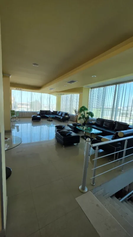 Lushnje, shitet ambjent biznesi , 1.200 m² 870.000 €