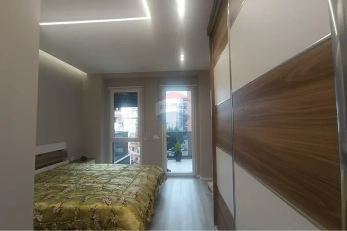 Tirane, jepet me qera apartament 1+1 Kati 3, 75 m² 650 € (Rruga Egnatia)