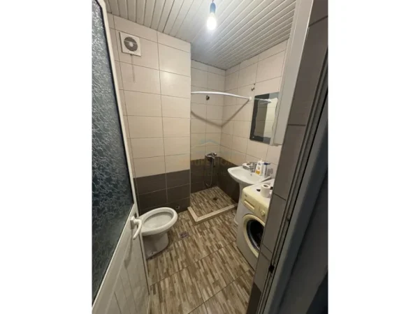 Tirane, jepet me qera apartament 2+1+Ballkon Kati 5, 80 m² 580 € (Don Bosko)