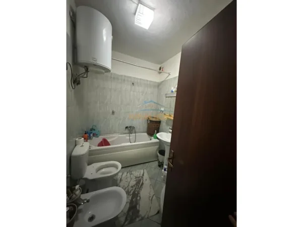Tirane, shitet apartament 2+1+Ballkon Kati 7, 102 m² 160.000 € (Fresku)