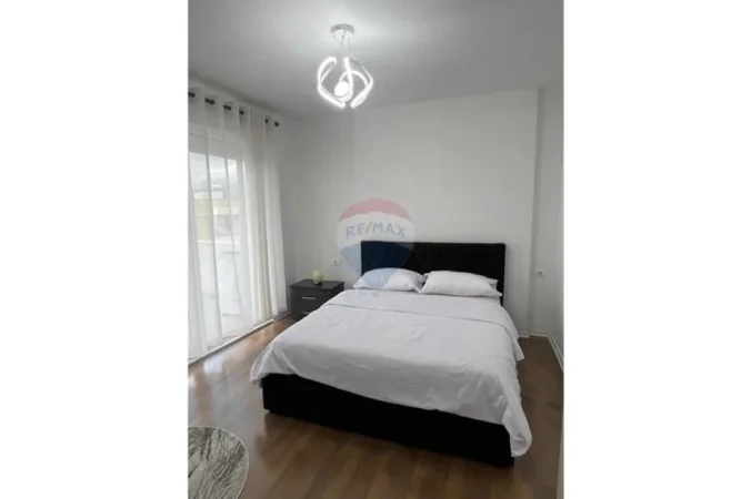 Tirane, jepet me qera apartament , 112 m² 700 € (Shkolla e Bashkuar, Tiranë)