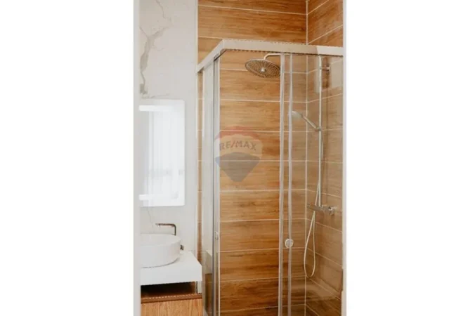 Tirane, jepet me qera apartament , 104 m² 900 € 