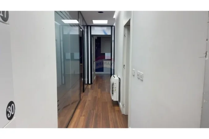 Tirane, jepet me qera , 140 m² 2.000 € (Shallvaret)