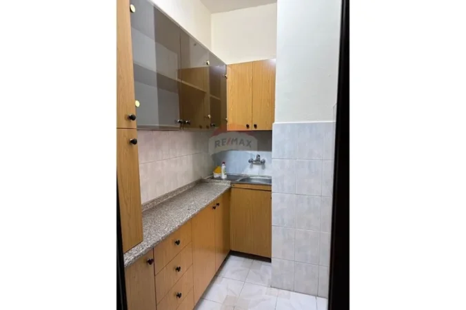 Tirane, jepet me qera apartament , 48 m² 600 € 