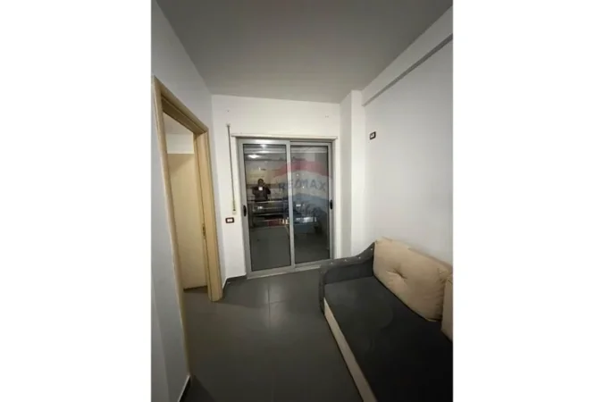 Tirane, jepet me qera apartament , 76 m² 605 € 