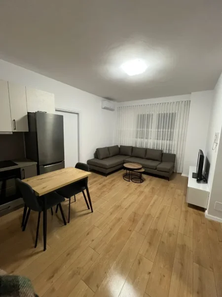 Tirane, jepet me qera apartament 2+1+Ballkon Kati 5, 95 m² 450 € (Apartament 2+1+Parking Per Qera Colorsplash Residence Paskuqan)