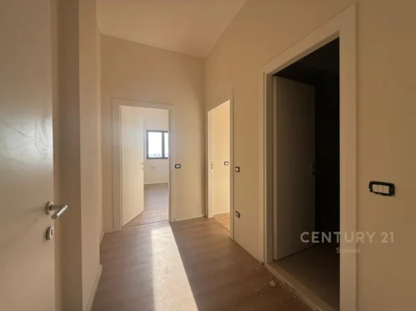 Tirane, shitet apartament 2+1+Ballkon Kati 1, 106 m² 127.200 € (fresk)