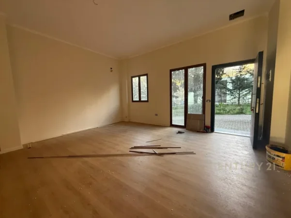 Tirane, shitet apartament 2+1+Ballkon Kati 1, 106 m² 127.200 € (fresk)