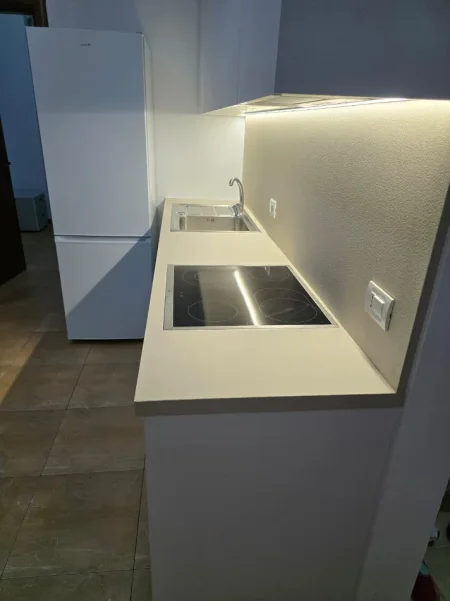 Tirane, jepet me qera apartament 2+1+Ballkon Kati 8, 95 m² 450 € (Apartament 2+1 Per Qera Prane Casa Italia I Sapomobiluar)