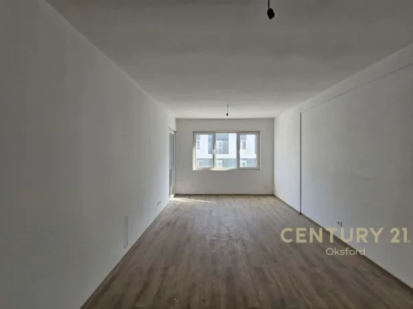 Tirane, shitet apartament 2+1+Ballkon Kati 6, 95 m² 110.000 € (univers city)