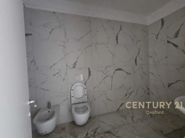 Tirane, shitet apartament 2+1+Ballkon Kati 6, 95 m² 110.000 € (univers city)