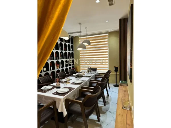 Tirane, shitet bar-resorant Kati 0, 190 m² (MOZAIKU I TIRANES.)