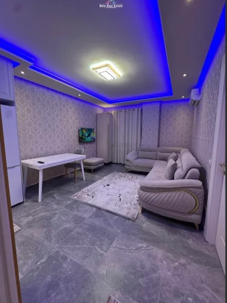 Tirane, jepet me qera apartament 1+1+Ballkon Kati 8, 68 m² 520 € (Univers City)