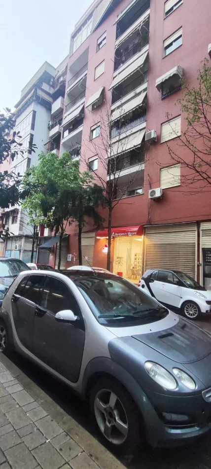 Tirane, shitet dyqan Kati 0, 30 m² (Margarita Tutulani)