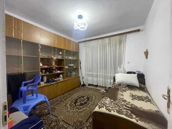 Tirane, jepet me qera apartament 2+1+Ballkon Kati 2, 75 m² 500 € (Selvia/Rr.Saraceve)
