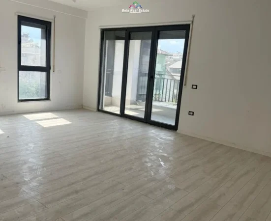 Tirane, jepet me qera ambjent biznesi , 126 m² 800 € (Rruga Filip Jano)