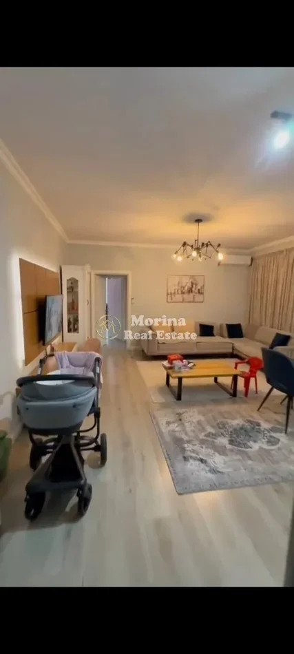 Tirane, shitet apartament 2+1+Ballkon Kati 3, 98 m² 140.000 € (Shkoze)