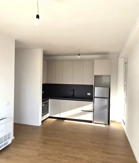 Tirane, jepet me qera apartament 2+1 Kati 4, 